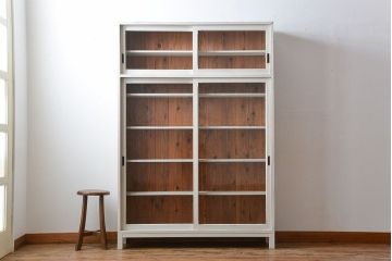 アンティーク家具　アンティークペイント　気泡ガラス入り!薄型収納棚