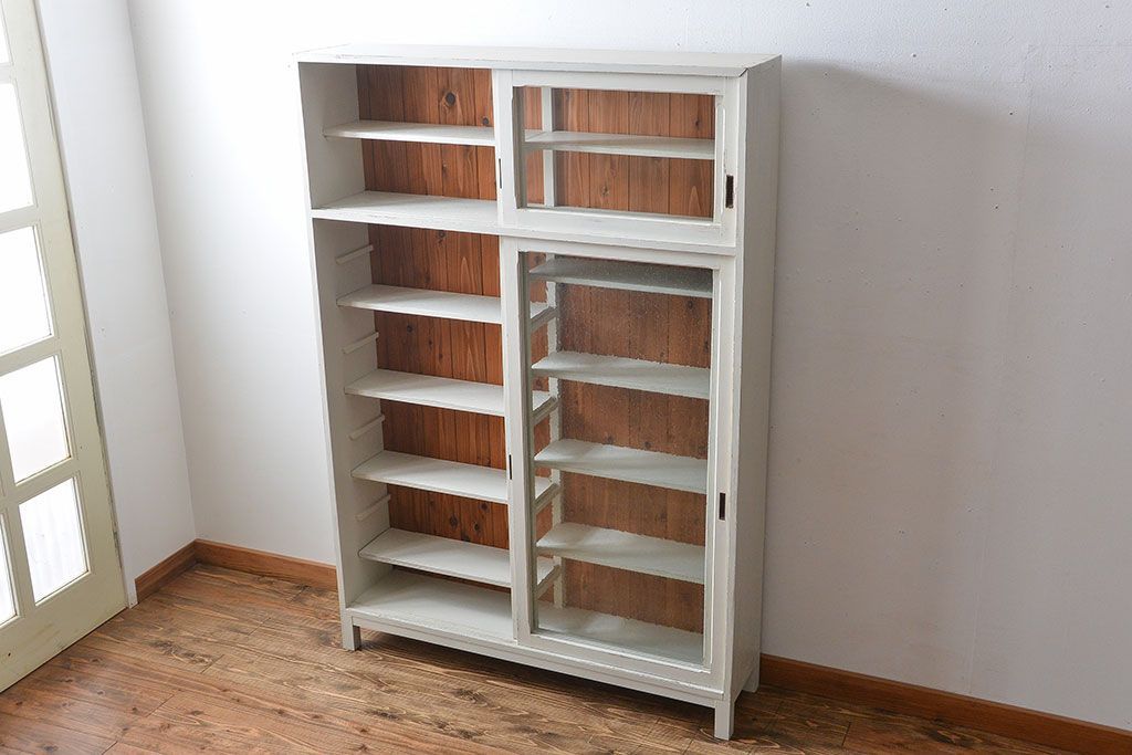 アンティーク家具　アンティークペイント　気泡ガラス入り!薄型収納棚