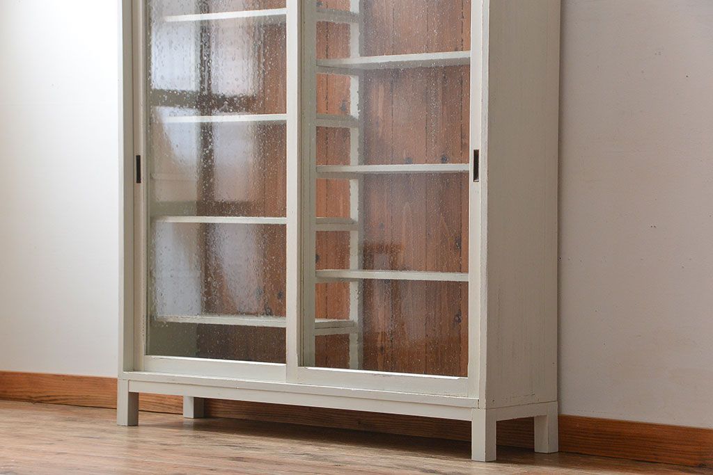 アンティーク家具　アンティークペイント　気泡ガラス入り!薄型収納棚