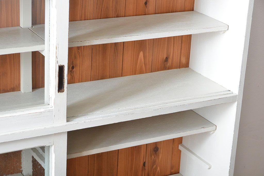 アンティーク家具　アンティークペイント　気泡ガラス入り!薄型収納棚