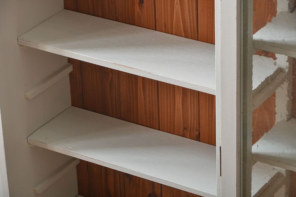 アンティーク家具　アンティークペイント　気泡ガラス入り!薄型収納棚