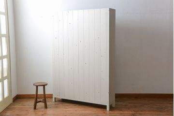 アンティーク家具　アンティークペイント　気泡ガラス入り!薄型収納棚
