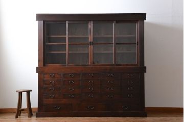 アンティーク家具　古民具・骨董　高級!4枚引き戸の重ね収納棚(水屋箪笥)