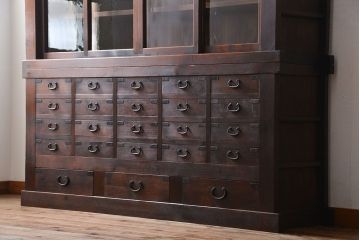 アンティーク家具　古民具・骨董　高級!4枚引き戸の重ね収納棚(水屋箪笥)