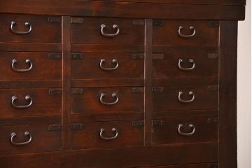 アンティーク家具　古民具・骨董　高級!4枚引き戸の重ね収納棚(水屋箪笥)