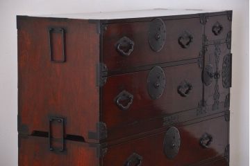 アンティーク家具　古民具・骨董　前面栗材の味わい深い米沢箪笥