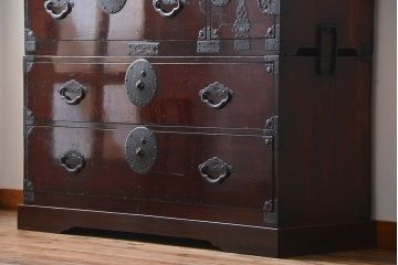 アンティーク家具　古民具・骨董　前面栗材の味わい深い米沢箪笥