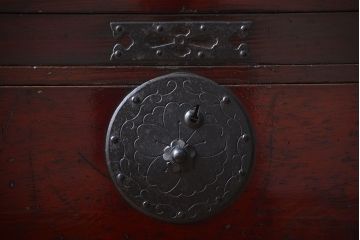 アンティーク家具　古民具・骨董　前面栗材の味わい深い米沢箪笥