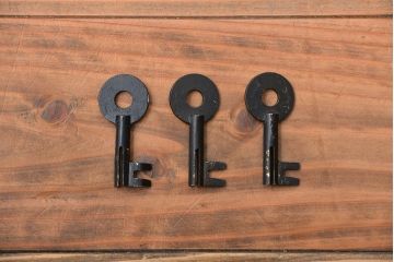 アンティーク家具　古民具・骨董　前面栗材の味わい深い米沢箪笥