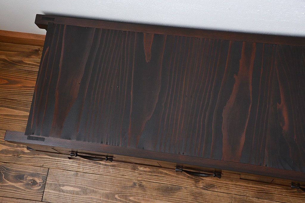 アンティーク家具　古民具・骨董　脚付き!時代箪笥テレビボード(水屋箪笥、ローボード、テレビ台、キャビネット、収納棚)(1)