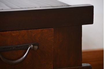 アンティーク家具　古民具・骨董　脚付き!時代箪笥テレビボード(水屋箪笥、ローボード、テレビ台、キャビネット、収納棚)(1)