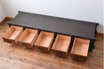 アンティーク家具　古民具・骨董　脚付き!時代箪笥テレビボード(水屋箪笥、ローボード、テレビ台、キャビネット、収納棚)(2)