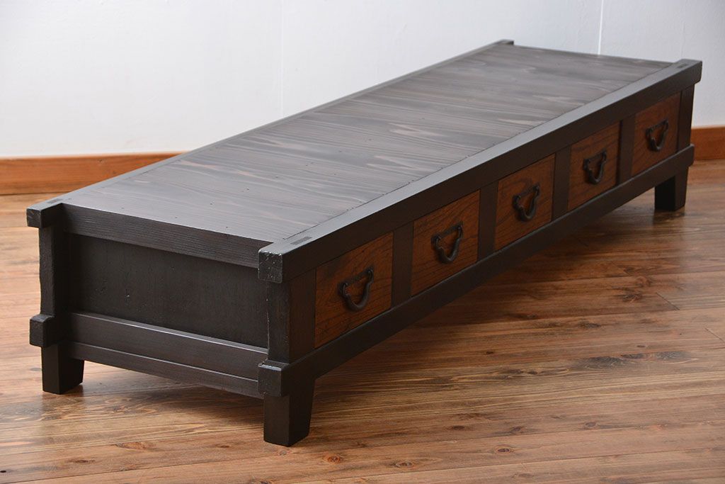 アンティーク家具　古民具・骨董　脚付き!時代箪笥テレビボード(水屋箪笥、ローボード、テレビ台、キャビネット、収納棚)(2)