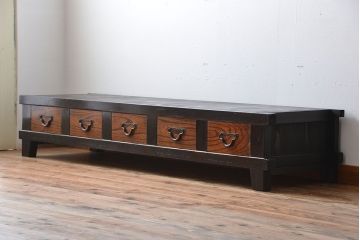 アンティーク家具　古民具・骨董　脚付き!時代箪笥テレビボード(水屋箪笥、ローボード、テレビ台、キャビネット、収納棚)(2)