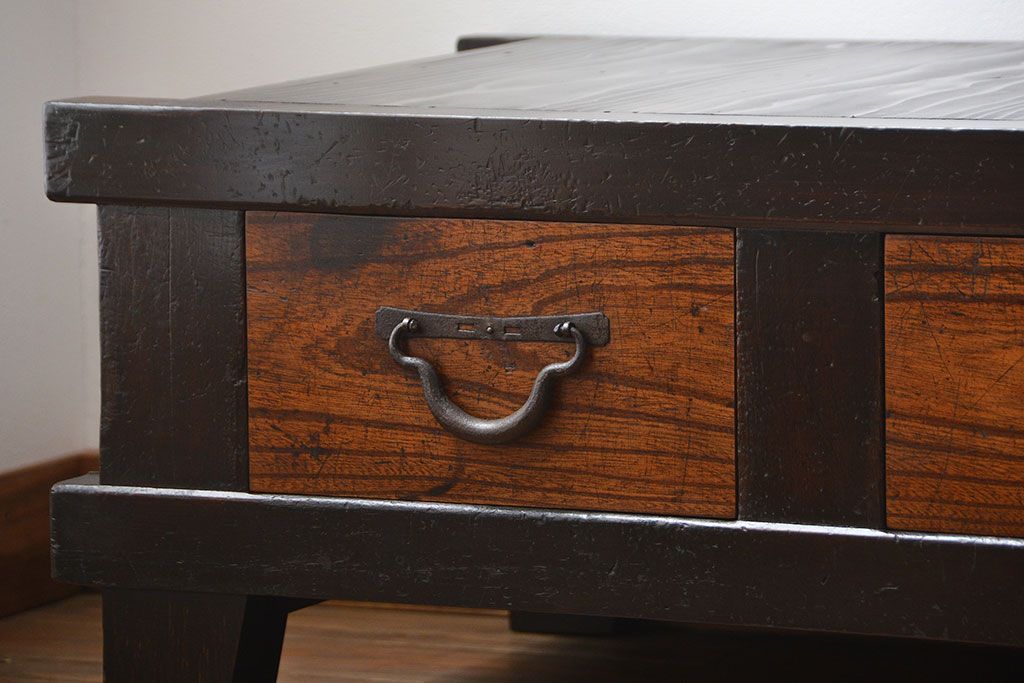 アンティーク家具　古民具・骨董　脚付き!時代箪笥テレビボード(水屋箪笥、ローボード、テレビ台、キャビネット、収納棚)(2)