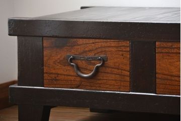 アンティーク家具　古民具・骨董　脚付き!時代箪笥テレビボード(水屋箪笥、ローボード、テレビ台、キャビネット、収納棚)(2)