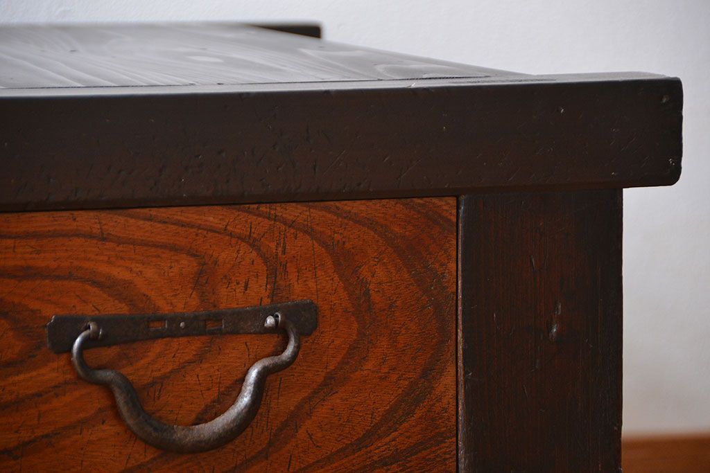 アンティーク家具　古民具・骨董　脚付き!時代箪笥テレビボード(水屋箪笥、ローボード、テレビ台、キャビネット、収納棚)(2)