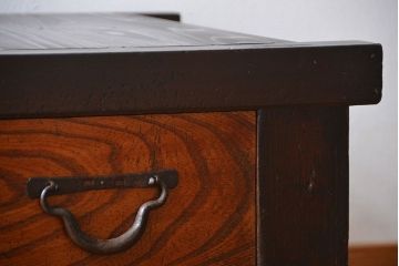 アンティーク家具　古民具・骨董　脚付き!時代箪笥テレビボード(水屋箪笥、ローボード、テレビ台、キャビネット、収納棚)(2)