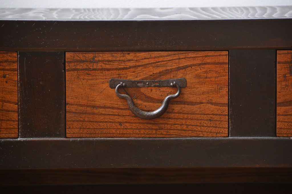 アンティーク家具　古民具・骨董　脚付き!時代箪笥テレビボード(水屋箪笥、ローボード、テレビ台、キャビネット、収納棚)(2)