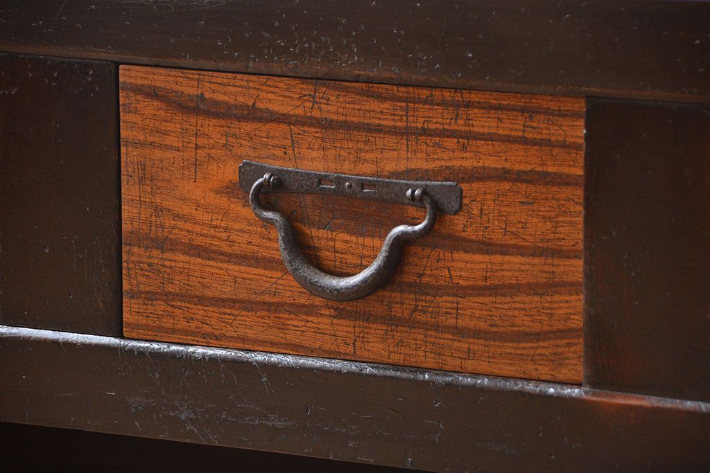 アンティーク家具　古民具・骨董　脚付き!時代箪笥テレビボード(水屋箪笥、ローボード、テレビ台、キャビネット、収納棚)(2)