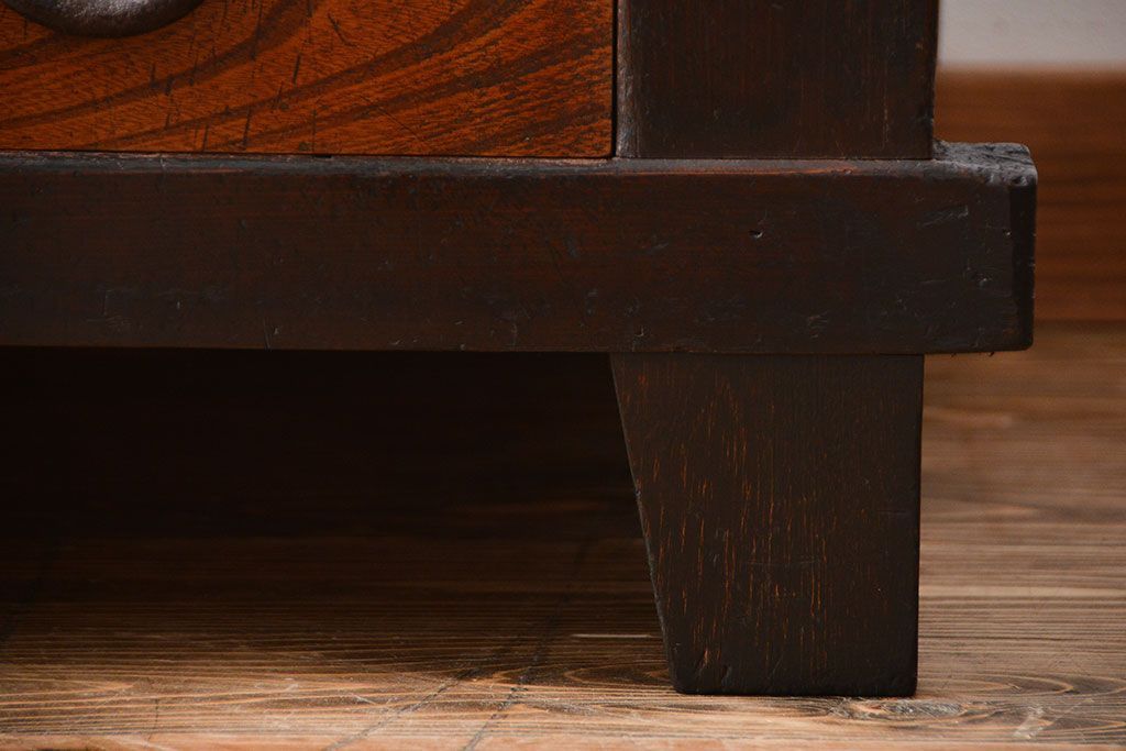 アンティーク家具　古民具・骨董　脚付き!時代箪笥テレビボード(水屋箪笥、ローボード、テレビ台、キャビネット、収納棚)(2)