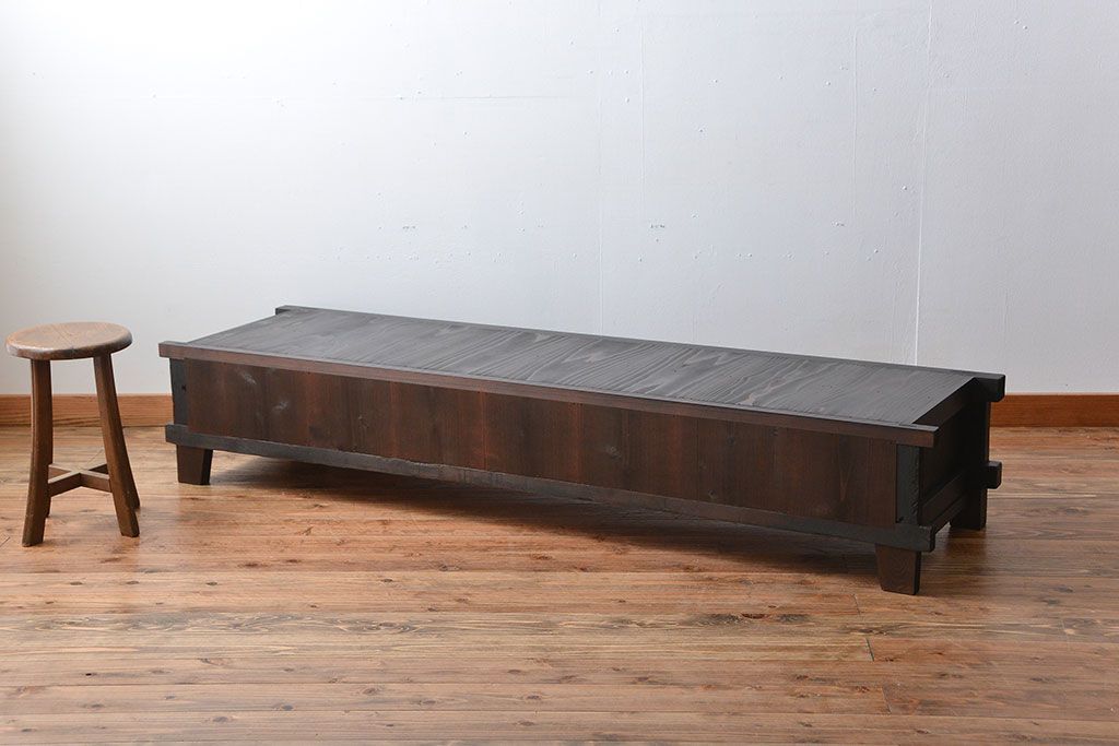 アンティーク家具　古民具・骨董　脚付き!時代箪笥テレビボード(水屋箪笥、ローボード、テレビ台、キャビネット、収納棚)(2)