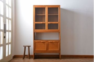 ヴィンテージ家具　1960年代　ビンテージ品　北欧風デザインのカップボード(食器棚)