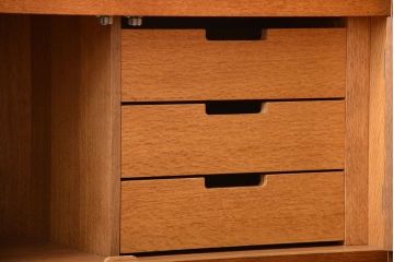 ヴィンテージ家具　1960年代　ビンテージ品　北欧風デザインのカップボード(食器棚)