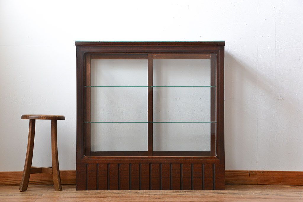 アンティーク家具　大正ロマン　モダンな薄型アンティークガラスケース(ショーケース)