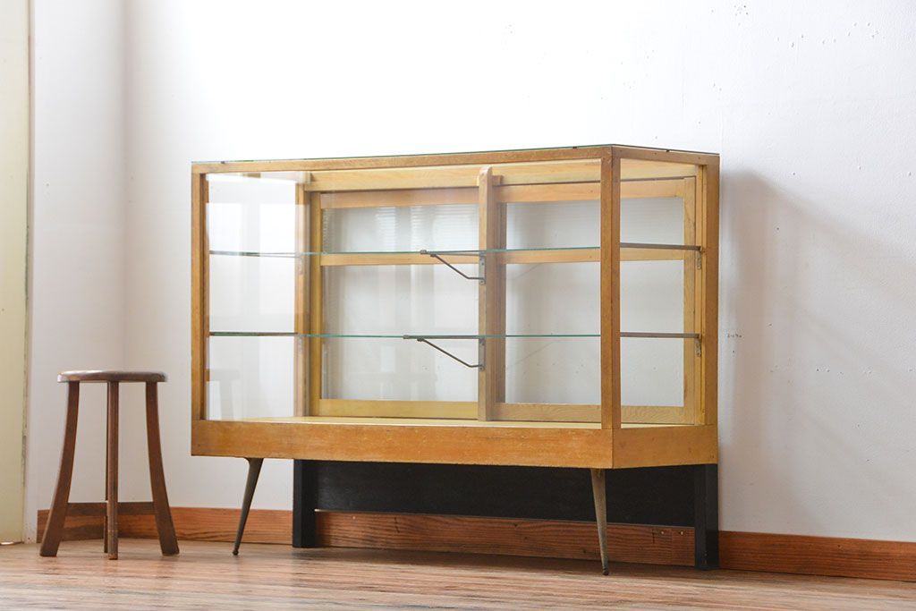 レトロ家具　昭和レトロ　古い木製のアンティークガラスケース(ショーケース)