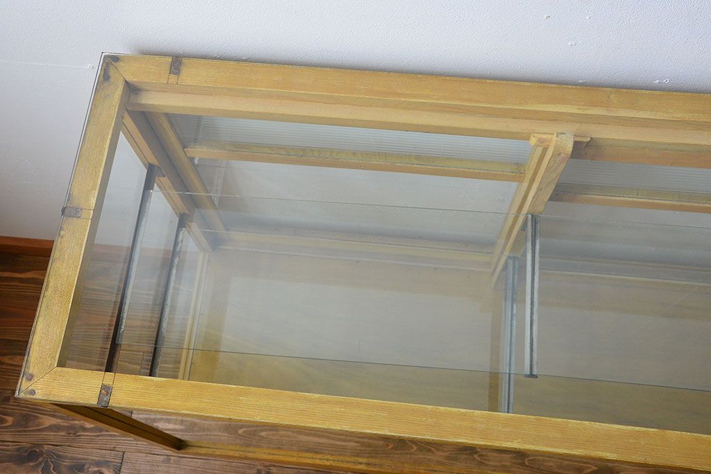 レトロ家具　昭和レトロ　古い木製のアンティークガラスケース(ショーケース)