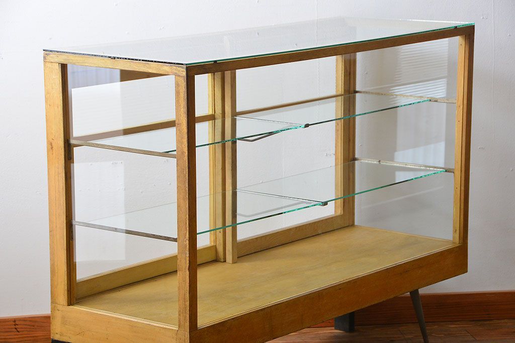 レトロ家具　昭和レトロ　古い木製のアンティークガラスケース(ショーケース)