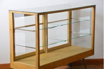 レトロ家具　昭和レトロ　古い木製のアンティークガラスケース(ショーケース)