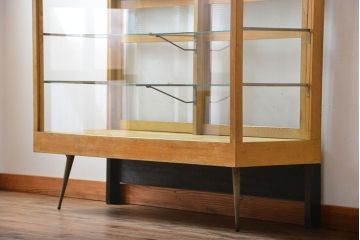 レトロ家具　昭和レトロ　古い木製のアンティークガラスケース(ショーケース)