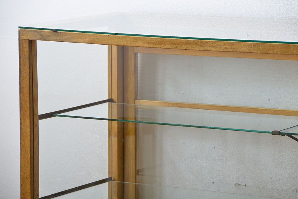 レトロ家具　昭和レトロ　古い木製のアンティークガラスケース(ショーケース)