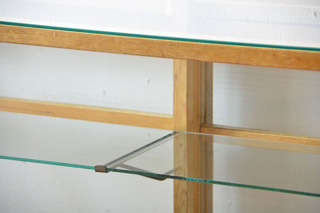 レトロ家具　昭和レトロ　古い木製のアンティークガラスケース(ショーケース)