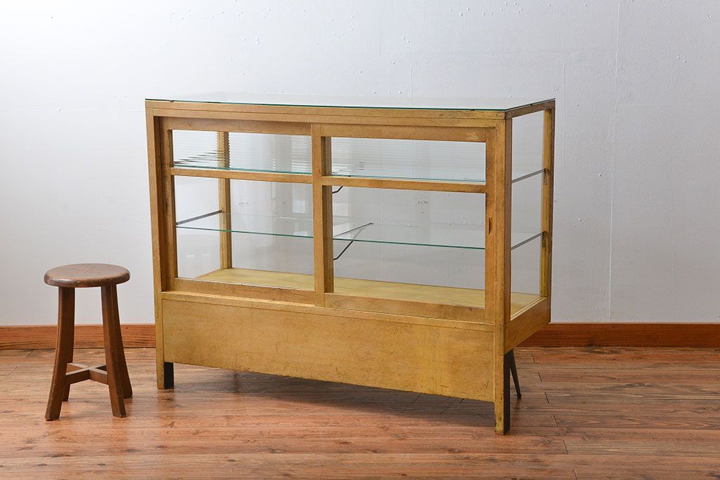 レトロ家具　昭和レトロ　古い木製のアンティークガラスケース(ショーケース)