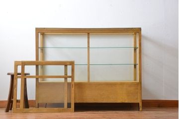 レトロ家具　昭和レトロ　古い木製のアンティークガラスケース(ショーケース)