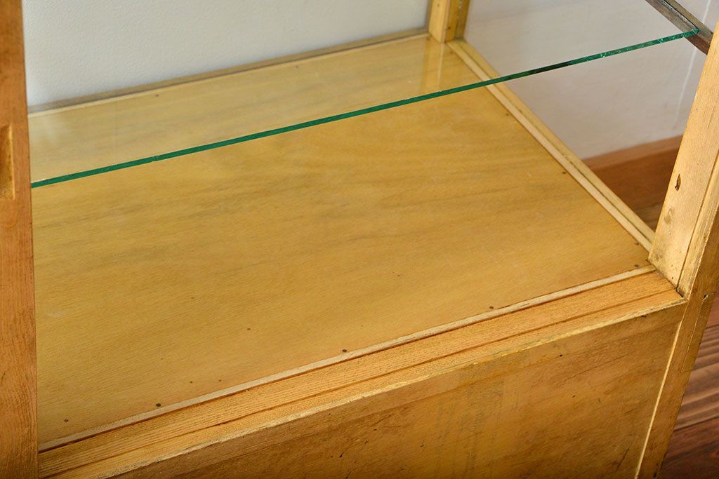 レトロ家具　昭和レトロ　古い木製のアンティークガラスケース(ショーケース)