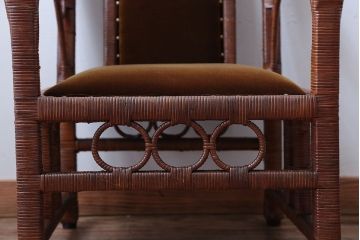 アンティーク家具　大正ロマン　ラタン(籐)製のラグジュアリーなアームチェア(1)