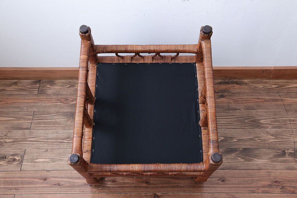 アンティーク家具　大正ロマン　ラタン(籐)製のラグジュアリーなアームチェア(2)