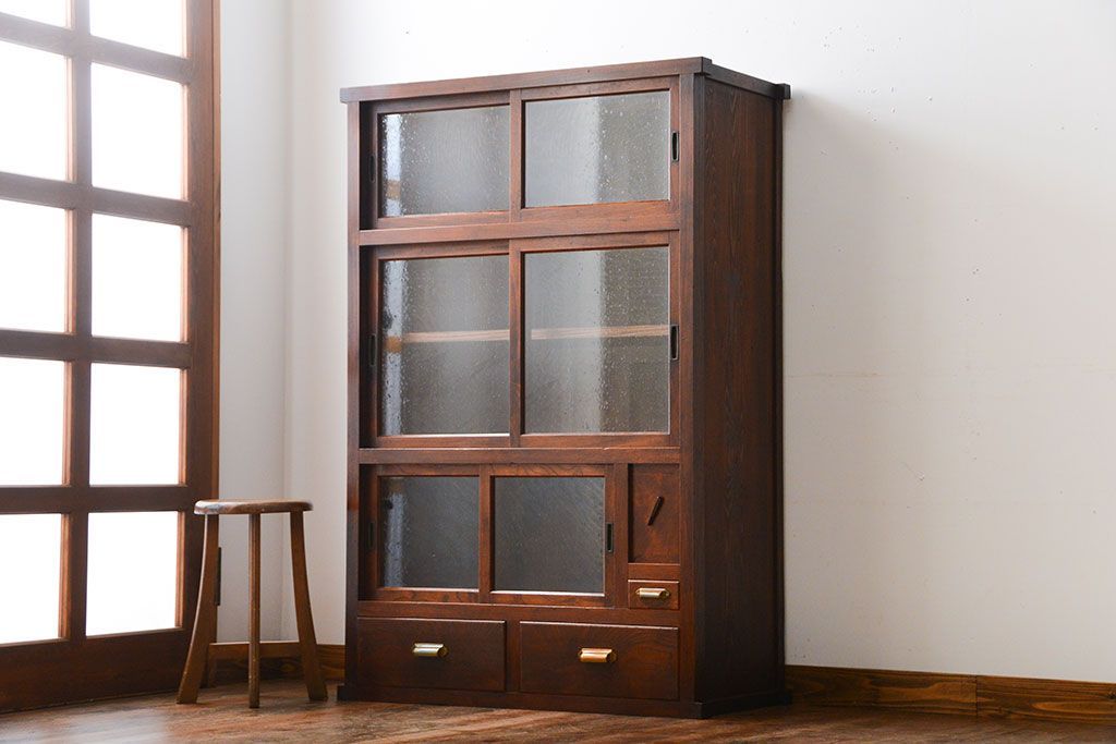 アンティーク家具　古民具・骨董　気泡ガラス入り!前面欅材のアンティーク水屋箪笥