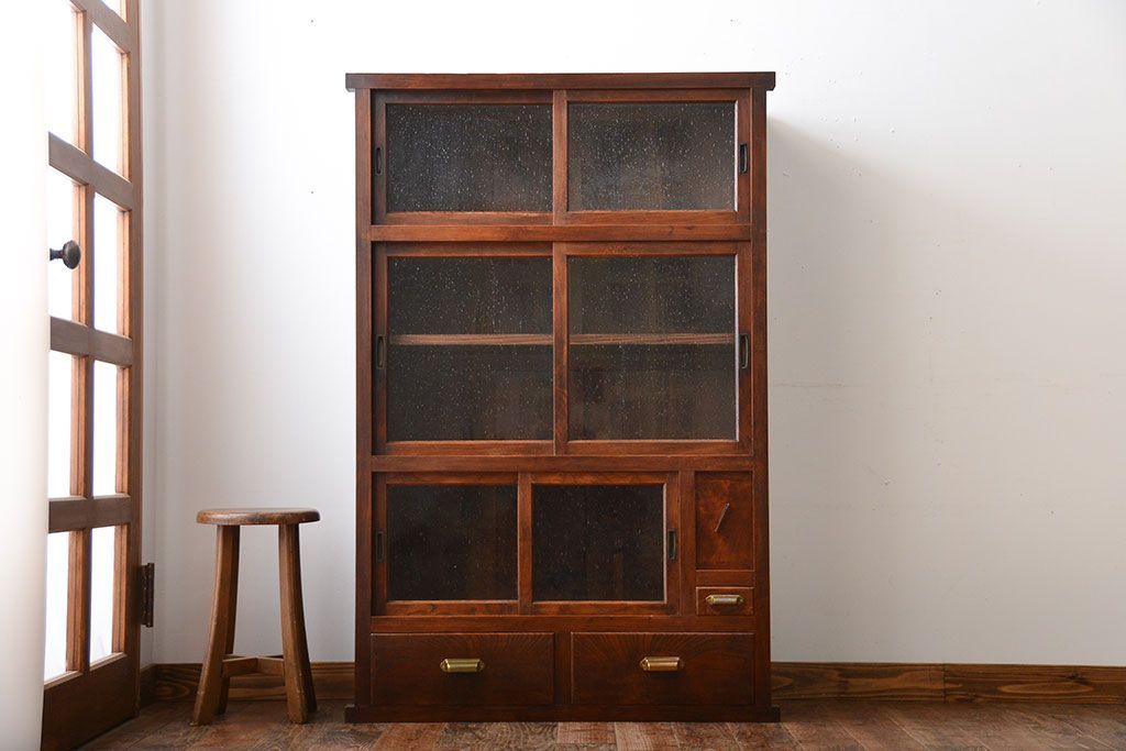 アンティーク家具　古民具・骨董　気泡ガラス入り!前面欅材のアンティーク水屋箪笥