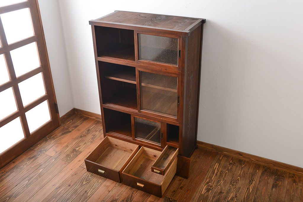 アンティーク家具　古民具・骨董　気泡ガラス入り!前面欅材のアンティーク水屋箪笥