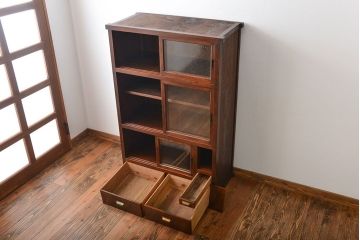 アンティーク家具　古民具・骨董　気泡ガラス入り!前面欅材のアンティーク水屋箪笥
