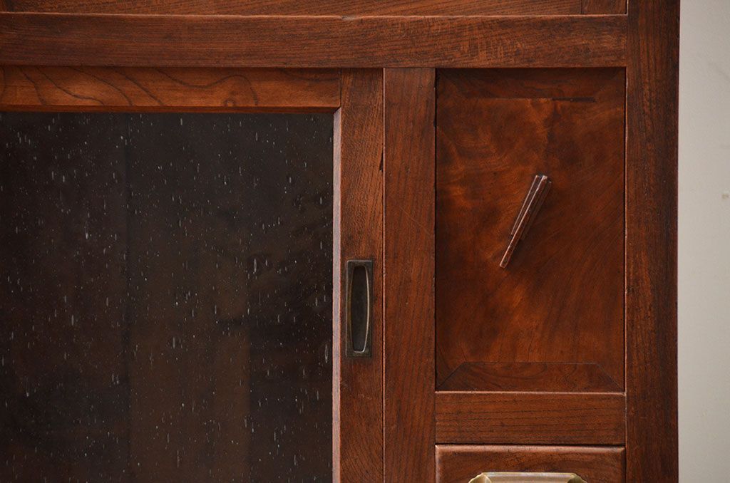 アンティーク家具　古民具・骨董　気泡ガラス入り!前面欅材のアンティーク水屋箪笥