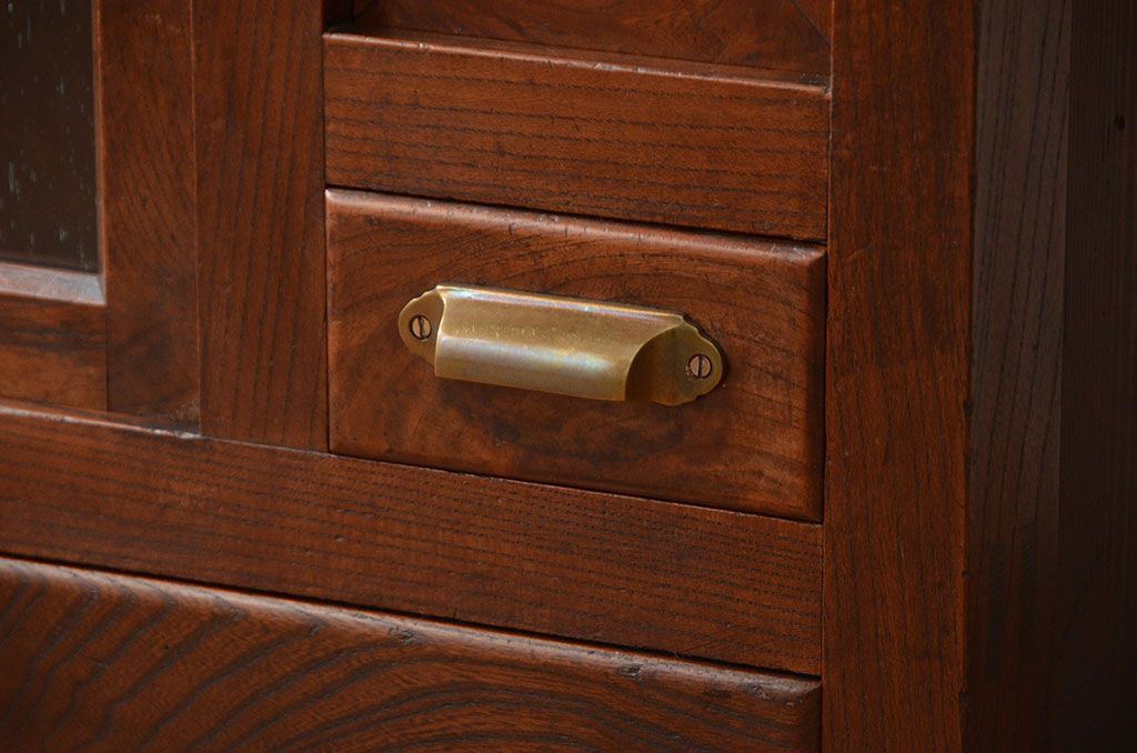 アンティーク家具　古民具・骨董　気泡ガラス入り!前面欅材のアンティーク水屋箪笥