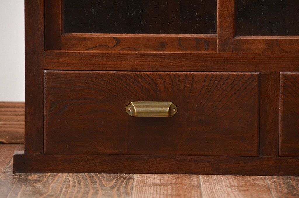 アンティーク家具　古民具・骨董　気泡ガラス入り!前面欅材のアンティーク水屋箪笥