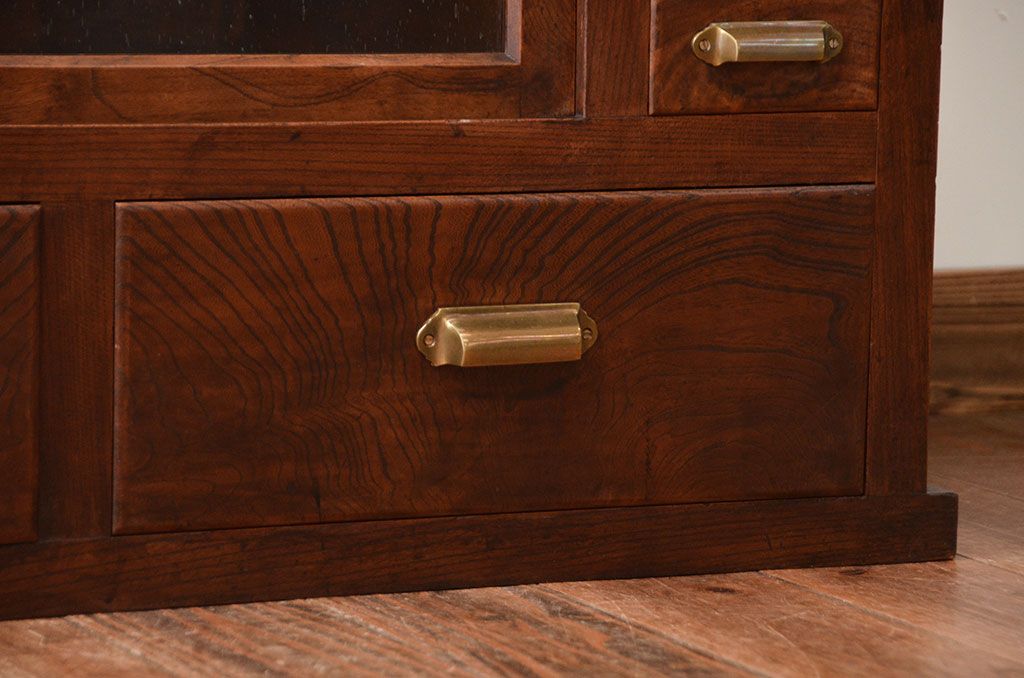 アンティーク家具　古民具・骨董　気泡ガラス入り!前面欅材のアンティーク水屋箪笥