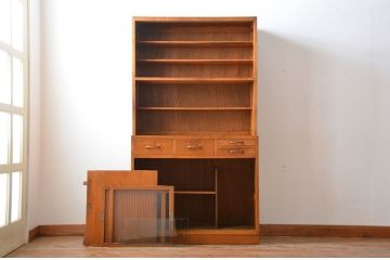 レトロ家具　昭和レトロ　モールガラス入り!古い木製のアンティーク食器棚(カップボード)